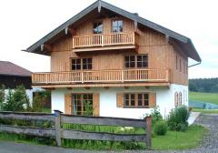 Ein-Familien-Haus in Weyarn Holzfenster mit Fensterläden